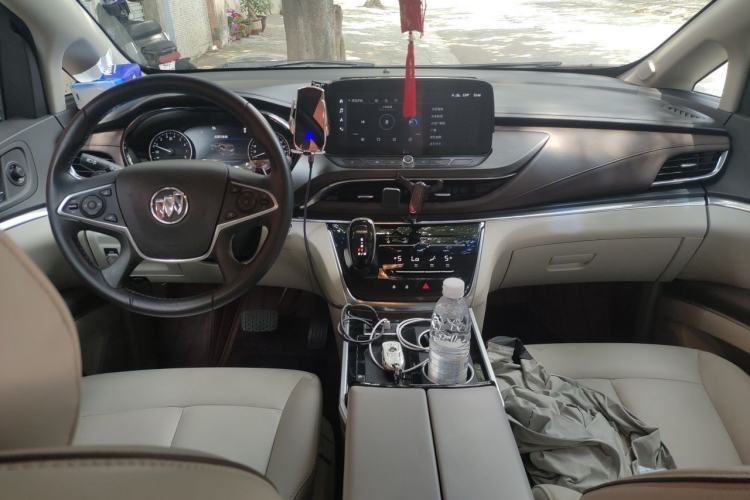 Used Buick GL8 2021 Land Cruiser Executive Class 652T Luxury Model Center Console