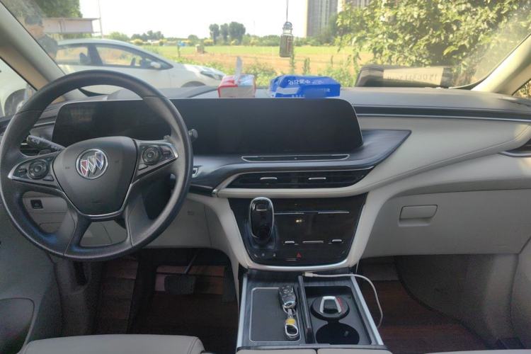 Used Buick GL8 2021 ES Land Cruiser 653T Luxury Edition Center Console