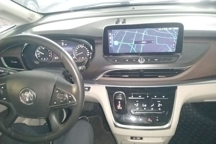 Used Buick GL8 2021 Land Cruiser Executive Class 652T Luxury Model Center Console
