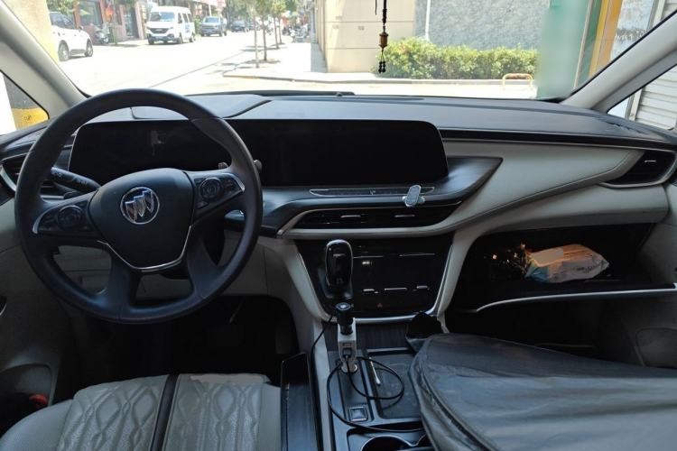 Used Buick GL8 2021 ES Landtrek 653T Comfort Edition Center Console