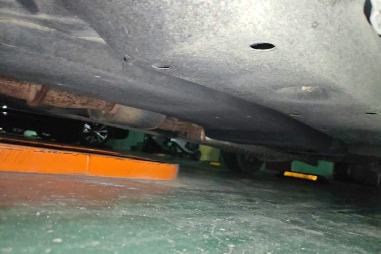 Used Buick GL8 2021 ES Land Cruiser 653T Luxury Edition Chassis Front Left