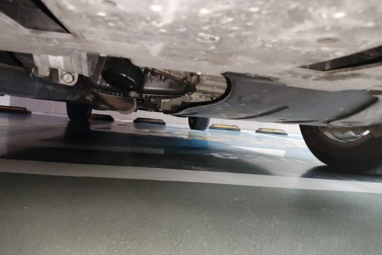 Used Buick GL8 2021 ES Land Cruiser 653T Smart Flagship Model Chassis Front