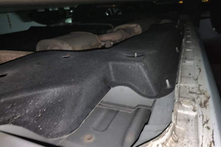 Used Buick GL8 2021 Land Cruiser Executive 652T Premium Model Chassis Front Right