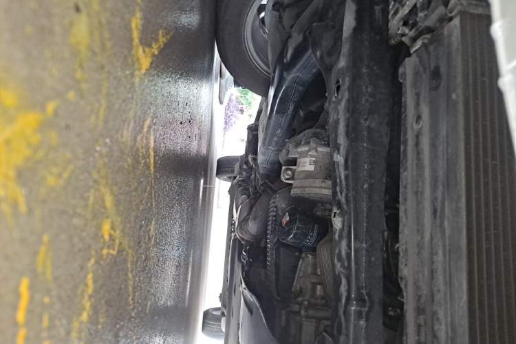 Used Buick GL8 2021 Land Cruiser Executive Class 652T Comfort Model Chassis Front