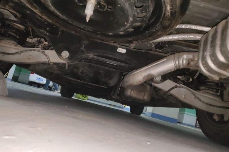 Used Buick GL8 2021 ES Landtrek 653T Comfort Edition Chassis Rear
