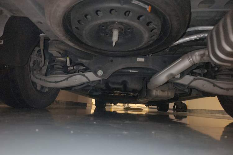 Used Buick GL8 2021 ES Land Cruiser 653T Luxury Edition Chassis Rear