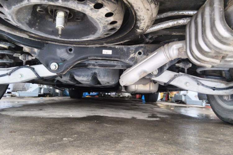 Used Buick GL8 2021 ES Land Cruiser 653T Smart Flagship Model Chassis Rear