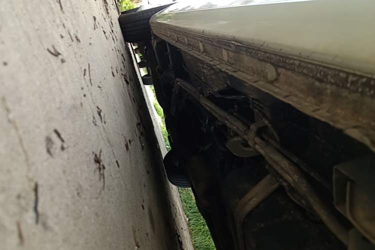 Used Buick GL8 2021 Land Cruiser Executive Class 652T Comfort Model Chassis Rear Left