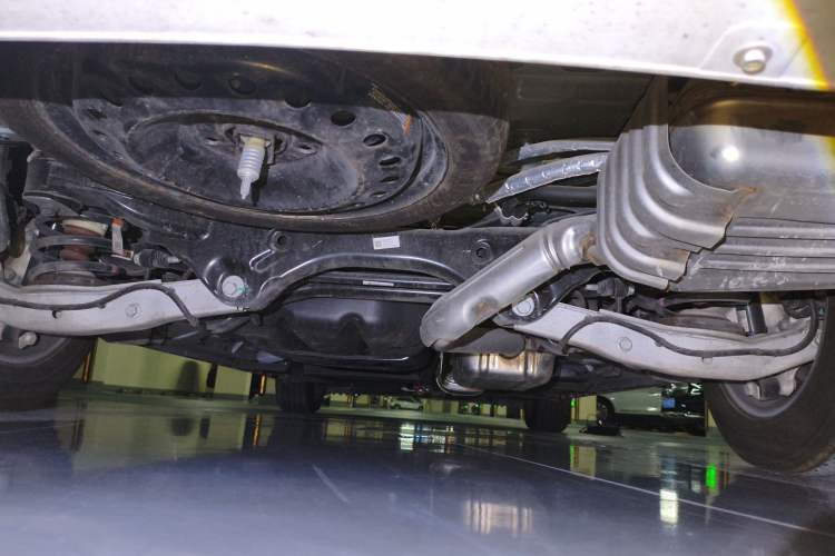 Used Buick GL8 2021 ES Landtrek 653T Comfort Edition Chassis Rear