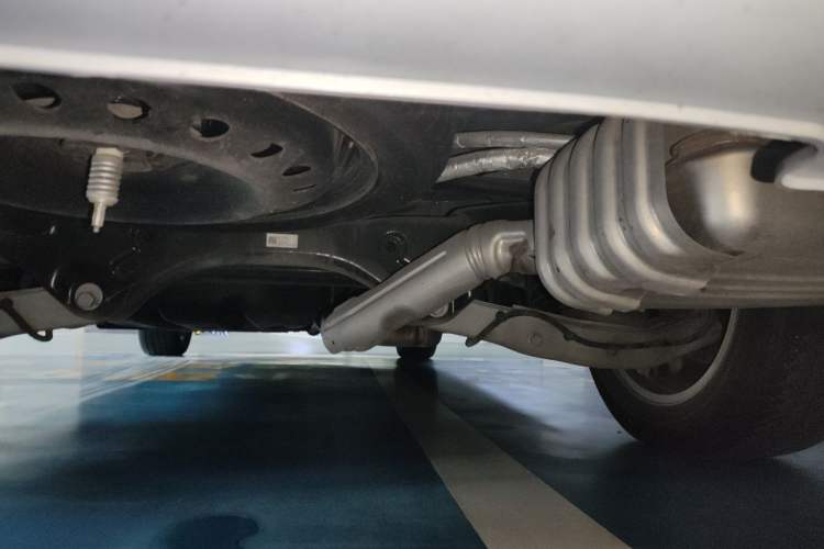 Used Buick GL8 2021 ES Land Cruiser 653T Smart Flagship Model Chassis Rear