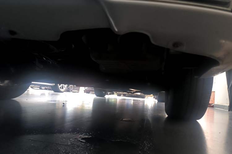 Used Buick GL8 2021 Land Cruiser Executive Class 652T Comfort Model Chassis Rear Right