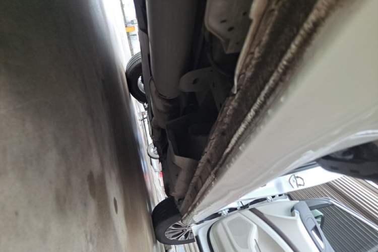Used Buick GL8 2021 Land Cruiser Executive Class 652T Comfort Model Chassis Rear Right
