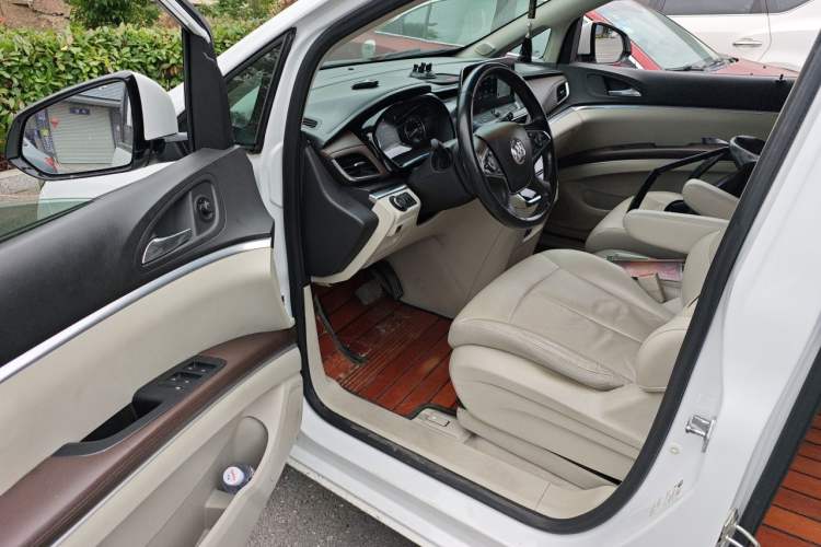 Used Buick GL8 2021 Land Cruiser Executive Class 652T Luxury Model Driver Seat