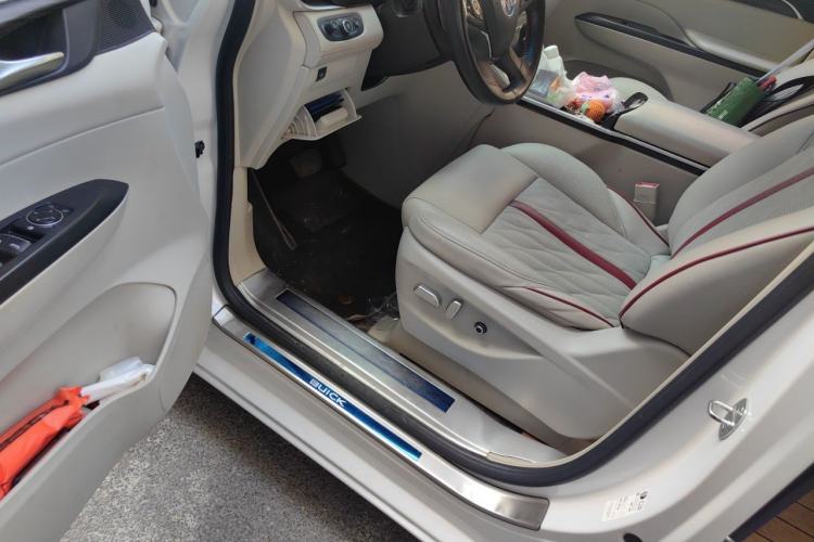 Used Buick GL8 2021 ES Landtrek 653T Comfort Edition Driver Seat