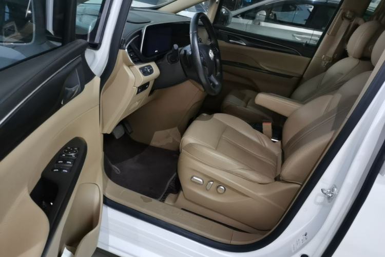Used Buick GL8 2021 ES Land Cruiser 653T Luxury Edition Driver Seat