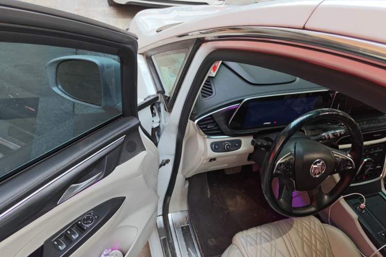 Used Buick GL8 2021 ES Landtrek 653T Comfort Edition Driver Seat