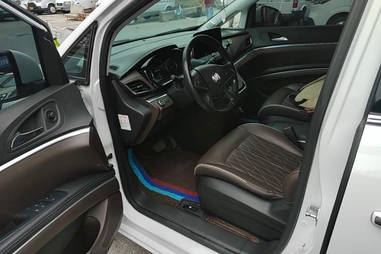 Used Buick GL8 2021 Land Cruiser Executive Class 652T Luxury Model Driver Seat