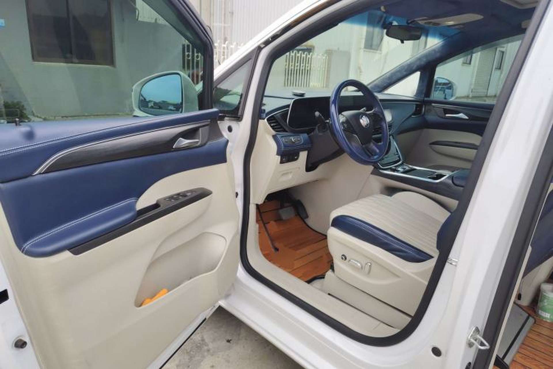 Used Buick GL8 2021 ES Landtrek 653T Comfort Edition Driver Seat
