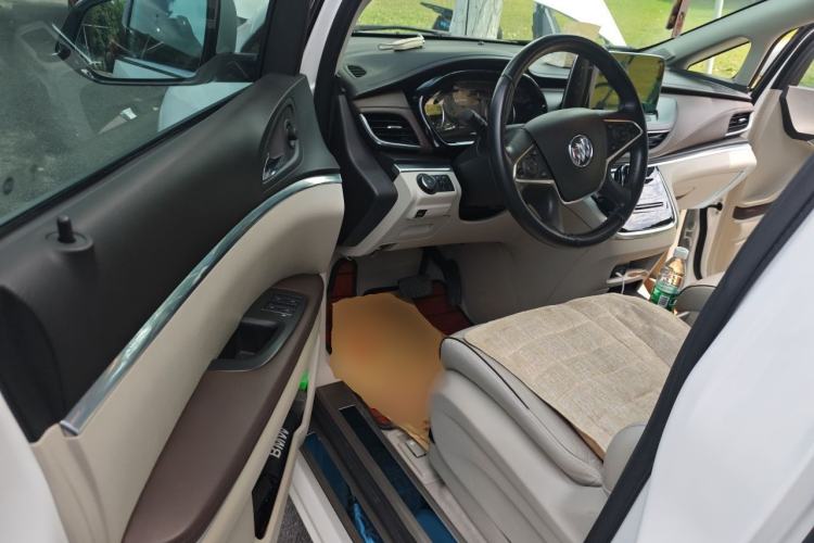 Used Buick GL8 2021 Land Cruiser Executive Class 652T Luxury Model Driver Seat