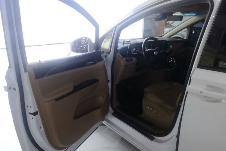 Used Buick GL8 2021 ES Land Cruiser 653T Luxury Edition Driver Seat