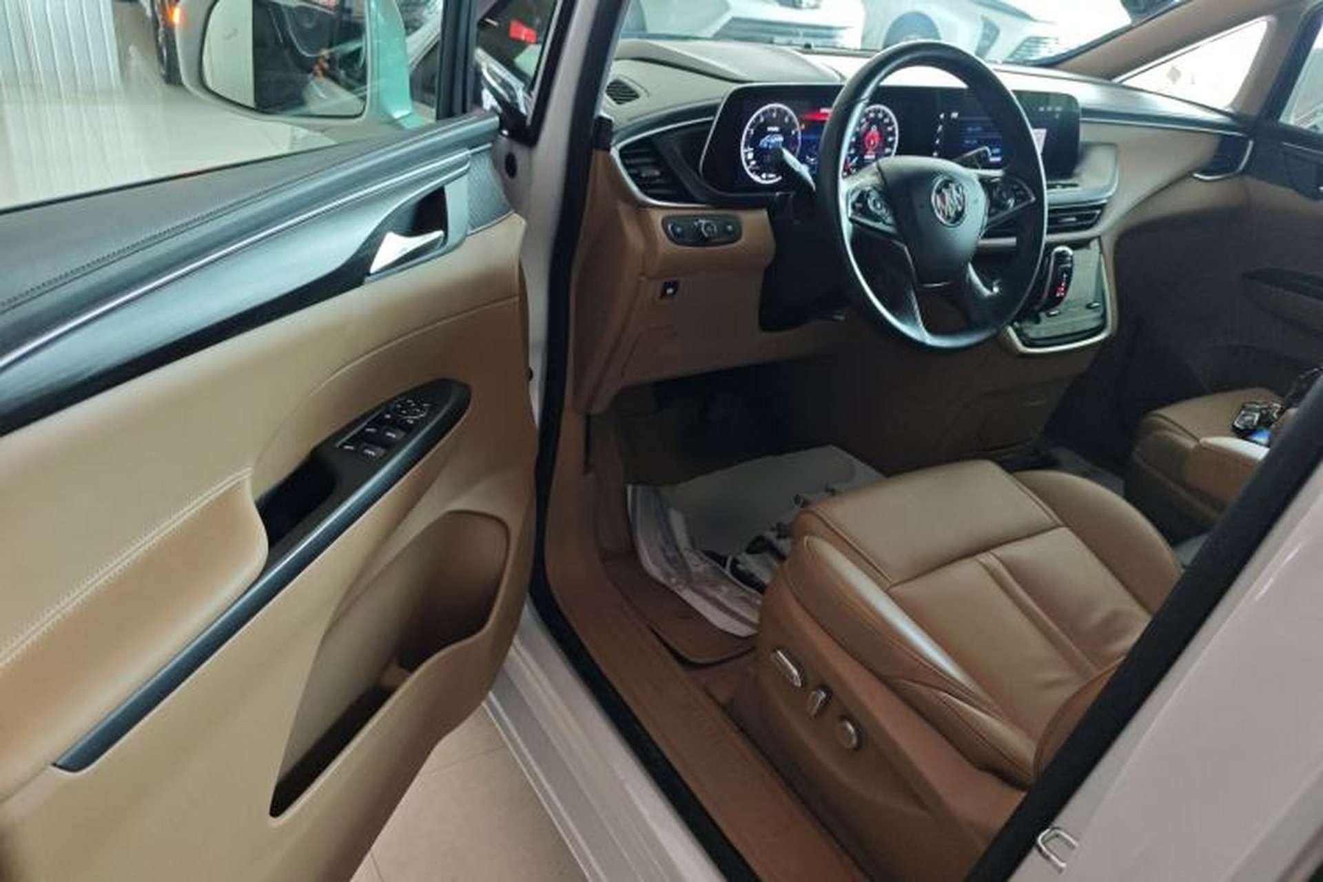 Used Buick GL8 2021 ES Land Cruiser 653T Luxury Edition Driver Seat