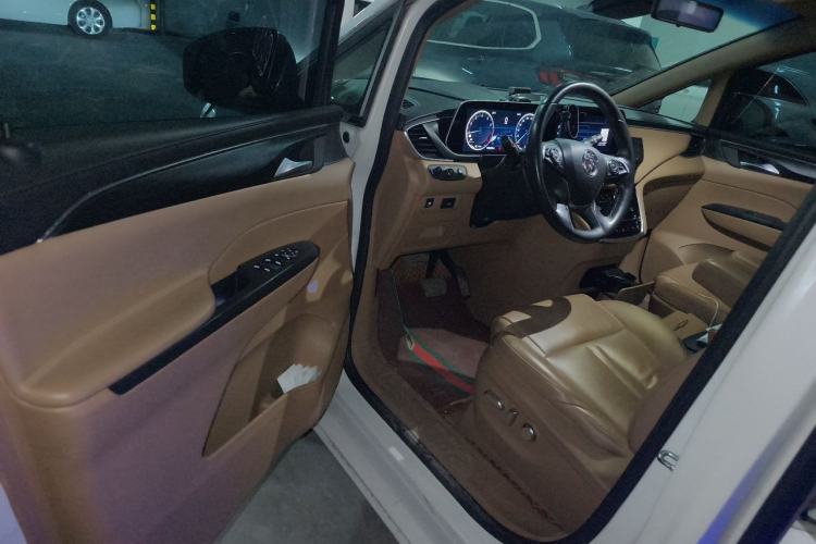 Used Buick GL8 2021 ES Land Cruiser 653T Luxury Edition Driver Seat