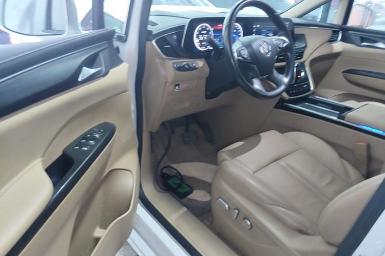 Used Buick GL8 2021 ES Land Cruiser 653T Luxury Edition Driver Seat