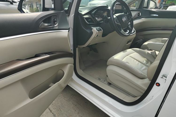 Used Buick GL8 2021 Land Cruiser Executive Class 652T Luxury Model Driver Seat