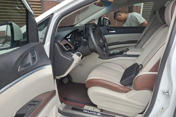 Used Buick GL8 2021 Land Cruiser Executive Class 652T Comfort Model Driver Seat