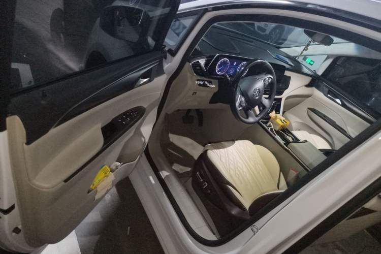Used Buick GL8 2021 ES Landtrek 653T Comfort Edition Driver Seat