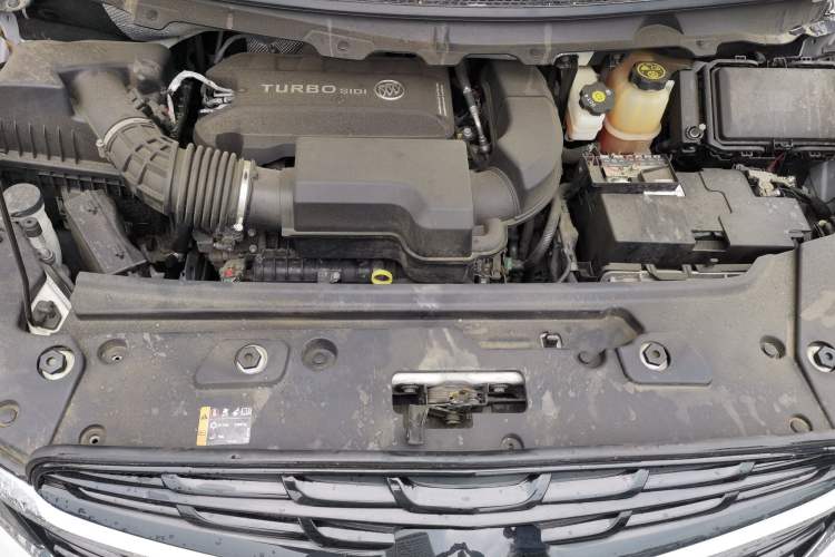 Used Buick GL8 2021 Land Cruiser Executive Class 652T Comfort Model Engine Bay