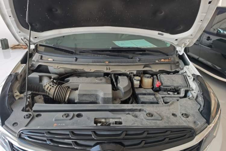 Used Buick GL8 2021 Land Cruiser Executive Class 652T Smart Luxury Model Engine Bay