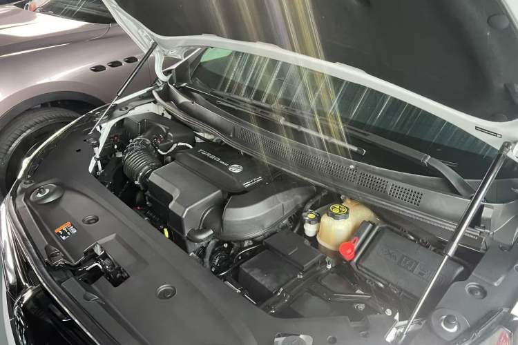 Used Buick GL8 2021 ES Landtrek 653T Comfort Edition Engine Bay