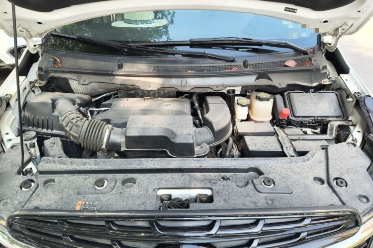 Used Buick GL8 2021 Land Cruiser Executive Class 652T Luxury Model Engine Bay