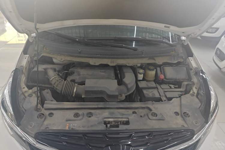 Used Buick GL8 2021 Land Cruiser Executive Class 652T Luxury Model Engine Bay