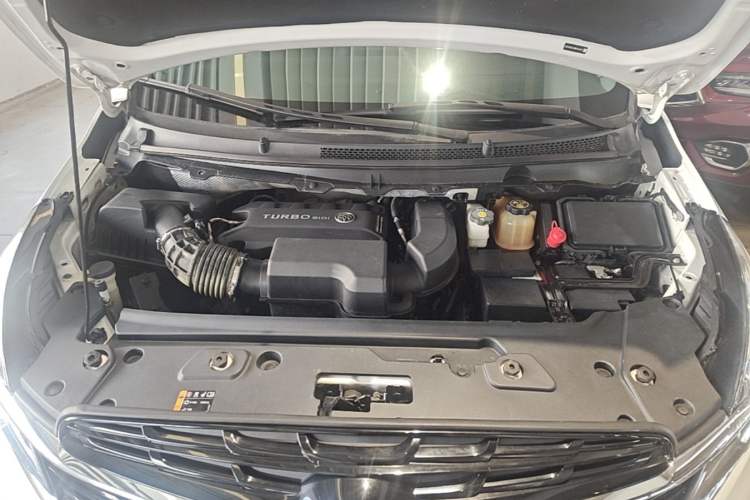 Used Buick GL8 2021 Land Cruiser Executive Class 652T Comfort Model Engine Bay