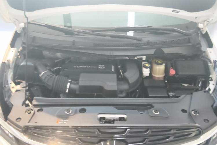 Used Buick GL8 2021 Land Cruiser Executive Class 652T Luxury Model Engine Bay