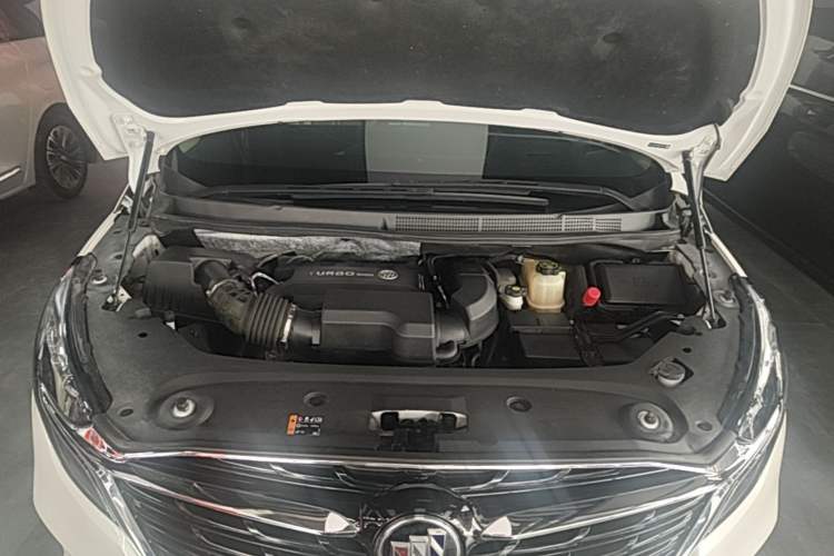 Used Buick GL8 2021 ES Landtrek 653T Luxury Model Engine Bay