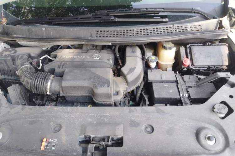 Used Buick GL8 2021 ES Landtrek 653T Luxury Model Engine Bay