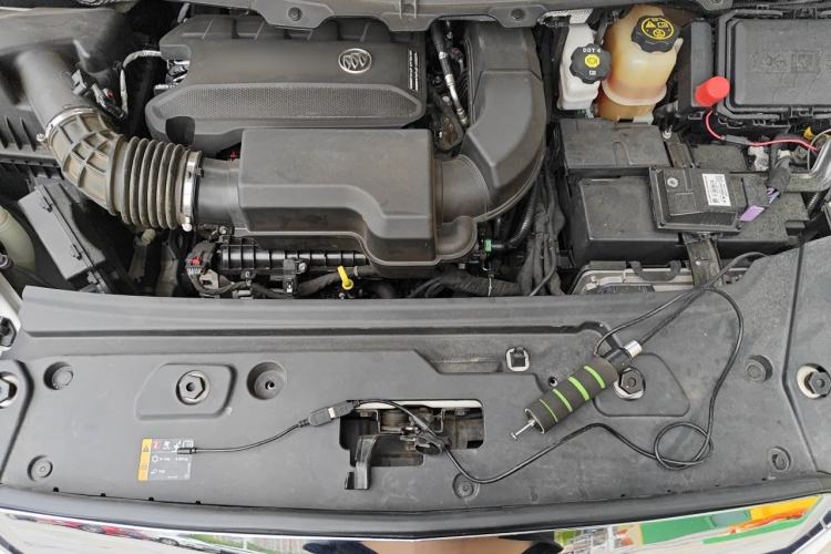 Used Buick GL8 2021 Land Cruiser Executive Class 652T Comfort Model Engine Bay