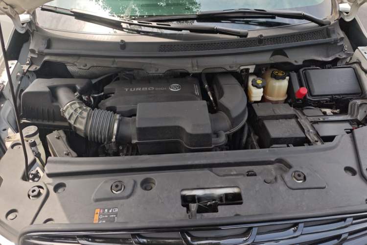 Used Buick GL8 2021 Land Cruiser Executive Class 652T Luxury Model Engine Bay