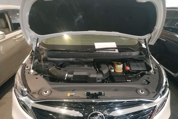 Used Buick GL8 2021 ES Land Cruiser 653T Luxury Edition Engine Bay
