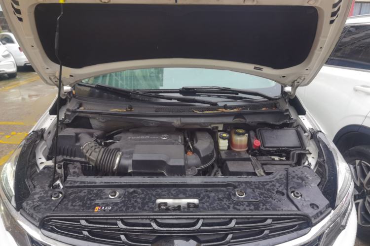 Used Buick GL8 2021 Land Cruiser Executive Class 652T Luxury Model Engine Bay