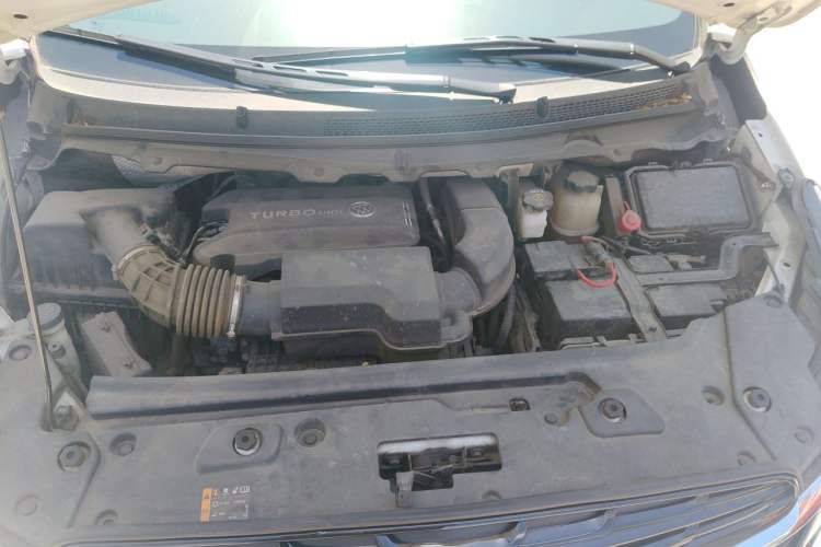 Used Buick GL8 2021 Land Cruiser Executive Class 652T Luxury Model Engine Bay