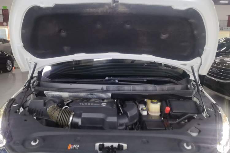 Used Buick GL8 2021 ES Land Cruiser 653T Luxury Edition Engine Bay