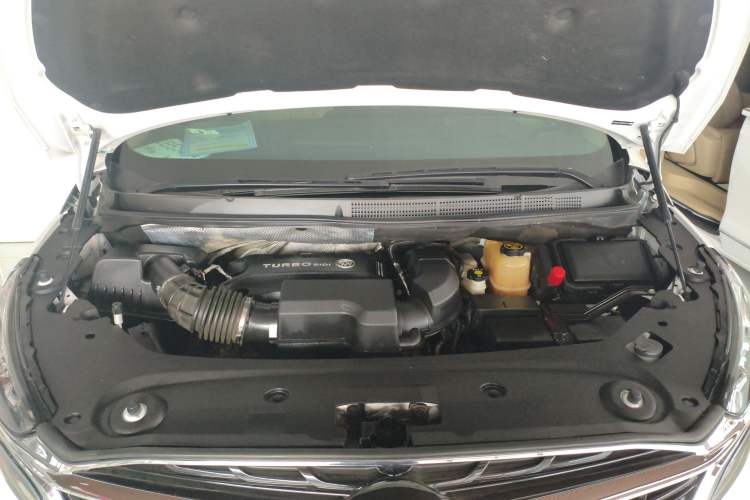 Used Buick GL8 2021 ES Landtrek 653T Luxury Model Engine Bay