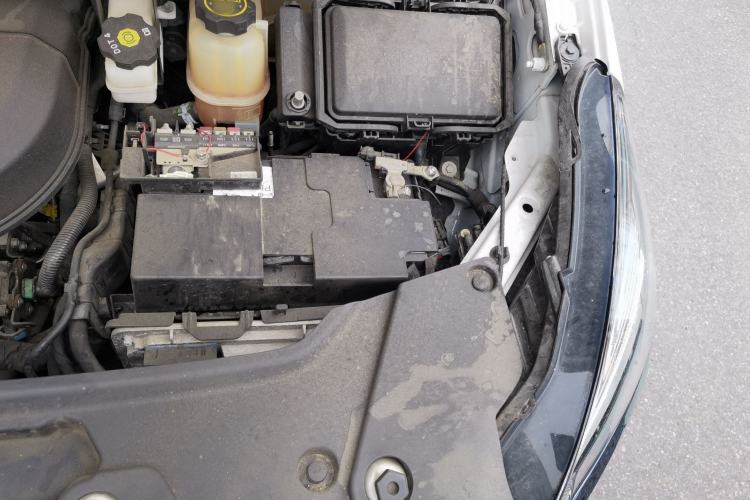 Used Buick GL8 2021 Land Cruiser Executive Class 652T Comfort Model Engine Bay Left