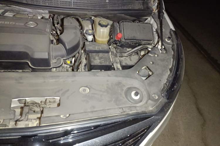 Used Buick GL8 2021 ES Land Cruiser 653T Luxury Edition Engine Bay Left