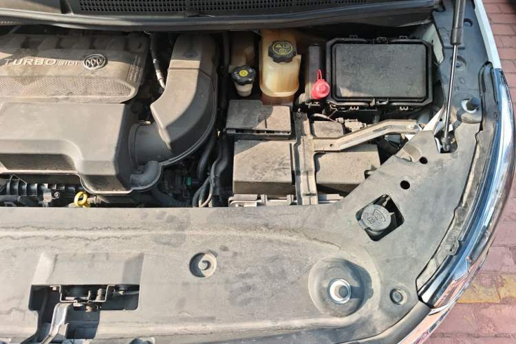 Used Buick GL8 2021 ES Landtrek 653T Comfort Edition Engine Bay Left