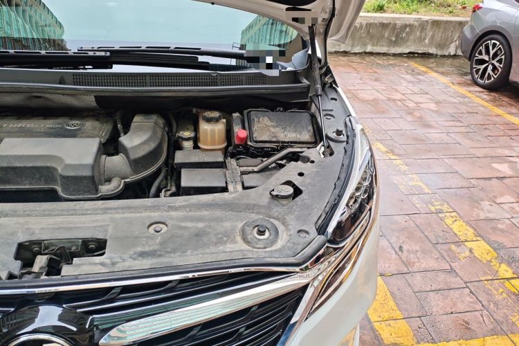 Used Buick GL8 2021 ES Land Cruiser 653T Luxury Edition Engine Bay Left
